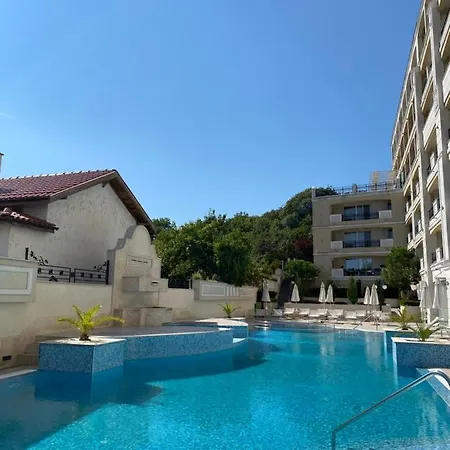 Private By The Sea With A Large Terrace In Hotel! Apartmán *