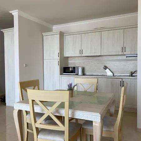 Private By The Sea With A Large Terrace In Hotel! Apartmán *