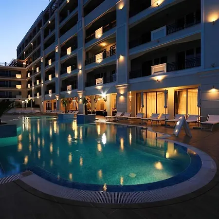 Апартамент Private By The Sea With A Large Terrace In Hotel!