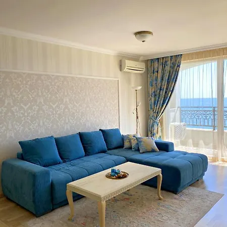 Private By The Sea With A Large Terrace In Hotel! Apartmán