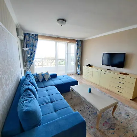 Private By The Sea With A Large Terrace In Hotel! Apartmán