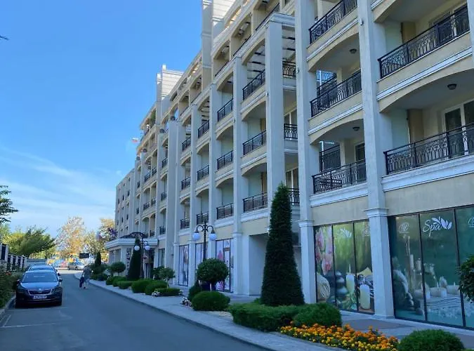 Апартамент Private By The Sea With A Large Terrace In Hotel! *