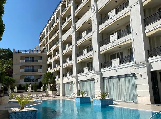 Апартамент Private By The Sea With A Large Terrace In Hotel!