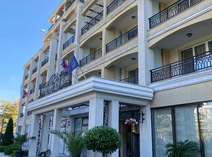 Private By The Sea With A Large Terrace In Hotel! Апартамент