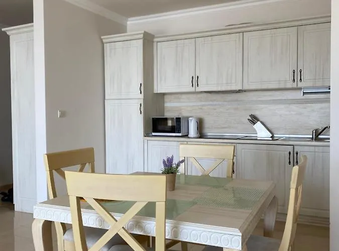 Private By The Sea With A Large Terrace In Hotel! Апартамент *