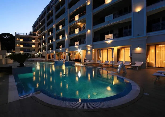 Апартамент Private By The Sea With A Large Terrace In Hotel!