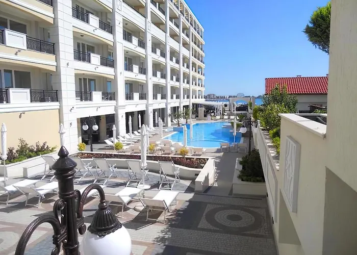 Private By The Sea With A Large Terrace In Hotel! Апартамент Поморие