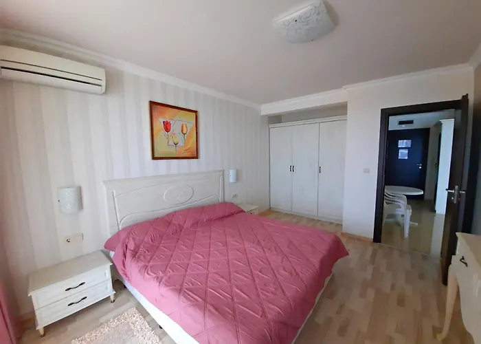 Private By The Sea With A Large Terrace In Hotel! * Поморие