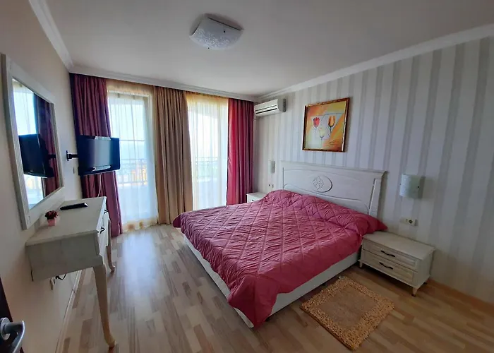 Private By The Sea With A Large Terrace In Hotel! Поморие