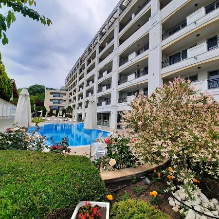 Private By The Sea With A Large Terrace In Hotel! Apartment