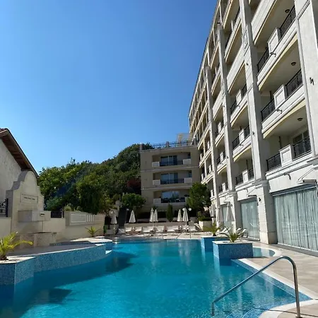 Private By The Sea With A Large Terrace In Hotel! Lejlighed