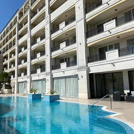 Private By The Sea With A Large Terrace In Hotel! Lejlighed *