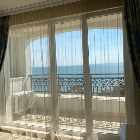 Private By The Sea With A Large Terrace In Hotel!