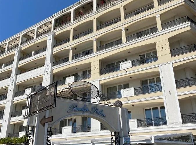 Private By The Sea With A Large Terrace In Hotel!