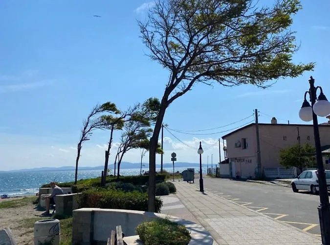 Private By The Sea With A Large Terrace In Hotel! Поморие