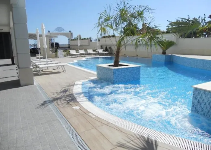 Private By The Sea With A Large Terrace In Hotel! * ポモリエ
