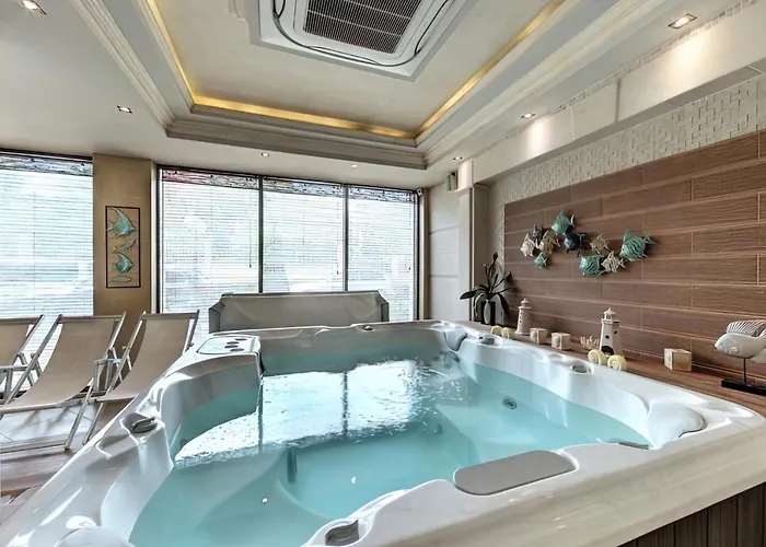 アパート Private By The Sea With A Large Terrace In Hotel! ポモリエ
